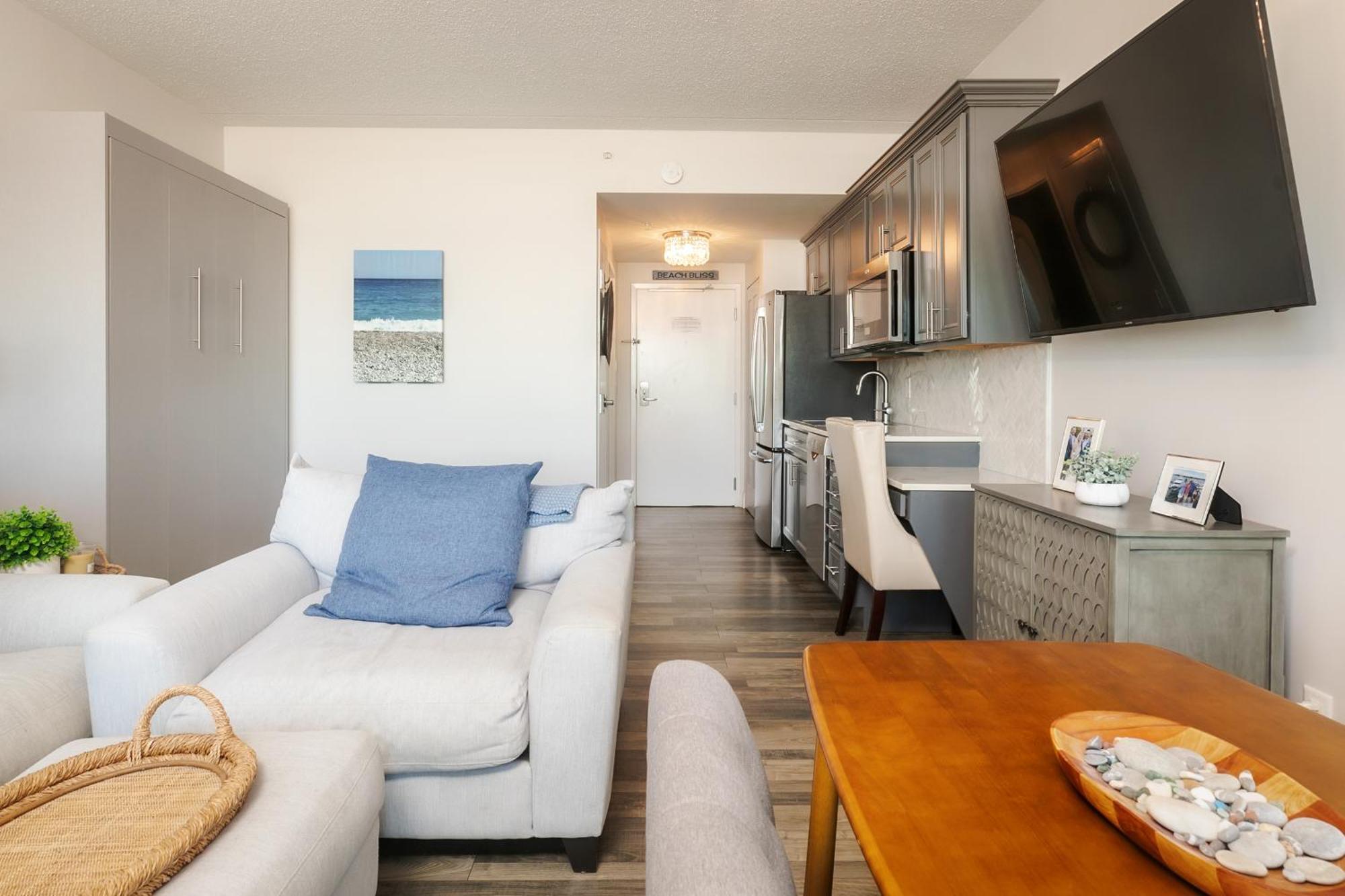 Direct Oceanfront Studio Suite! 햄튼 외부 사진